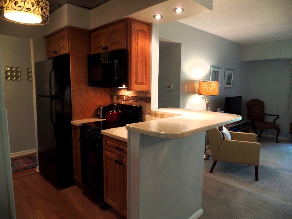 2160 Greentree Road, Unit 701W Pittsburgh, PA 15220 - Photo 13 of 31 Gallery Image 13