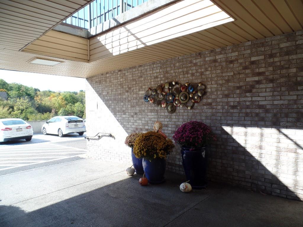 2160 Greentree Road, Unit 701W Pittsburgh, PA 15220 - Photo 18 of 31 Gallery Image 18