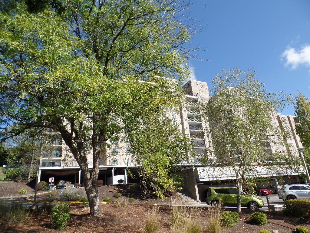 2160 Greentree Road, Unit 701W Pittsburgh, PA 15220 - Photo 22 of 31 Gallery Image 22