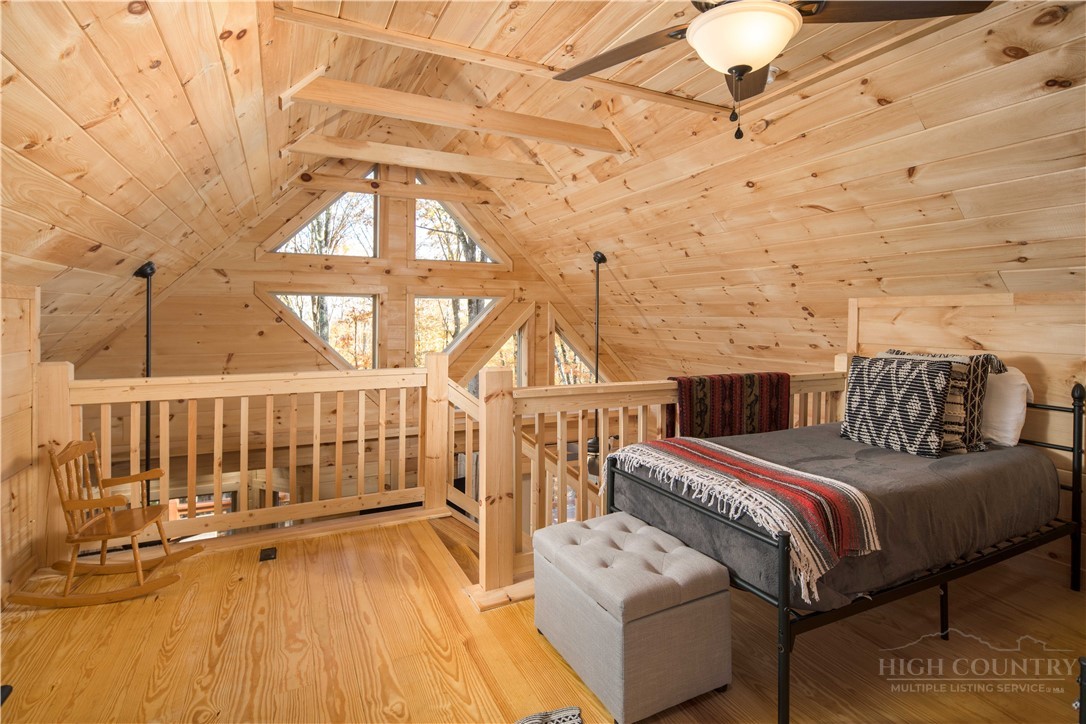 214 Lakeledge Road Beech Mountain, NC 28604 - Photo 3 of 23
