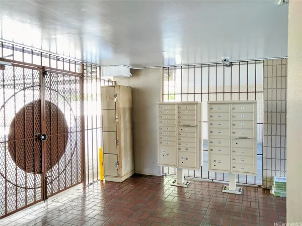 $2,300 | Undisclosed Address, Honolulu, HI 96822