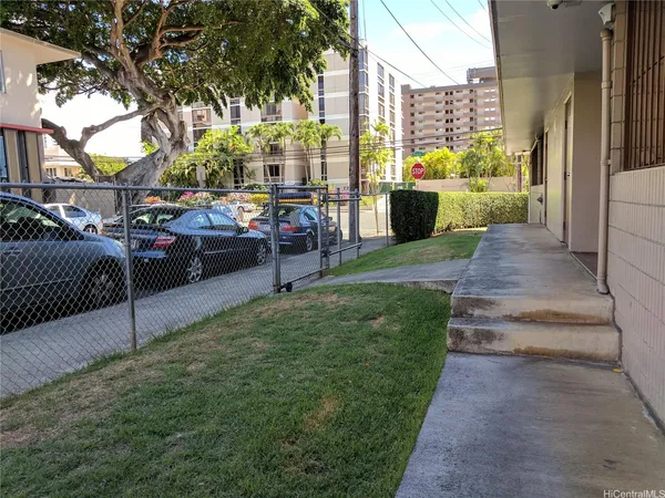 $2,300 | Undisclosed Address, Honolulu, HI 96822