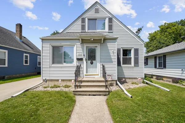 $278,000 | 7018 31st Avenue, Kenosha, WI 53142