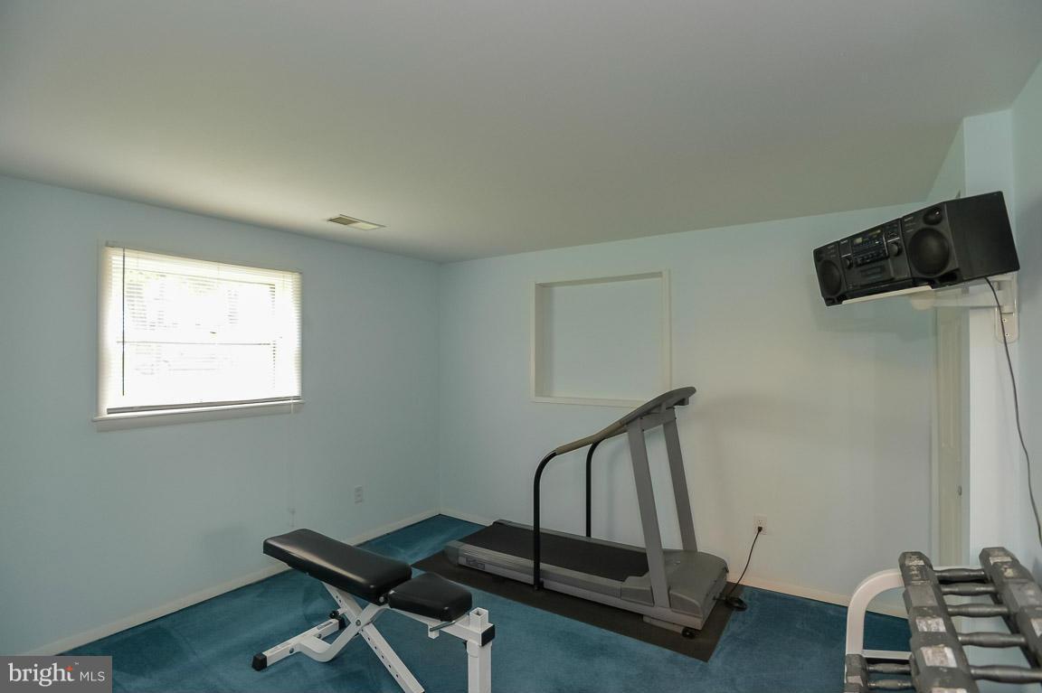 125 North Hickory Road Sterling, VA 20164 - Photo 27 of 30 Bedroom
