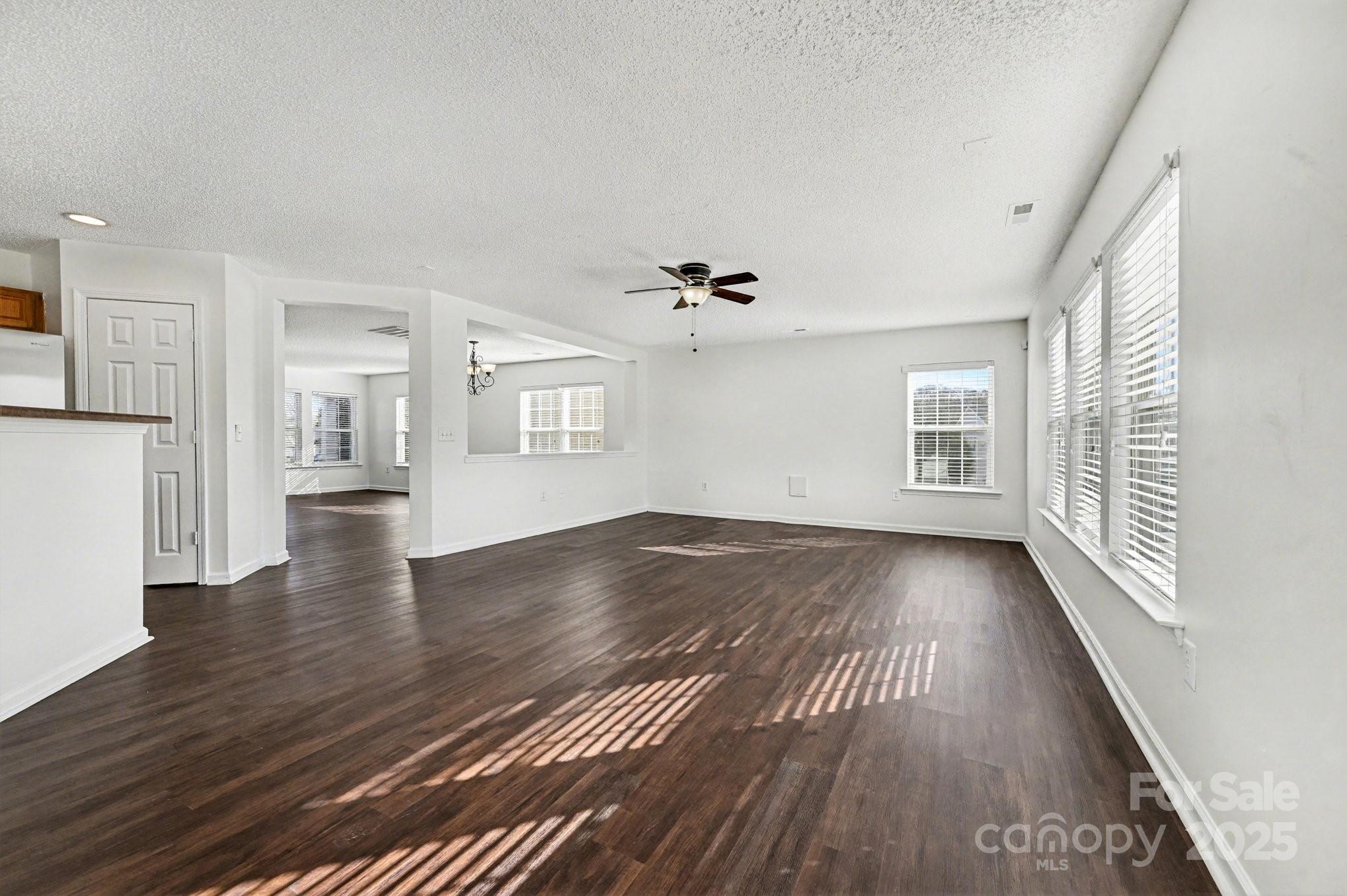 13812 Riding Hill Avenue Charlotte, NC 28213 - Photo 4 of 27