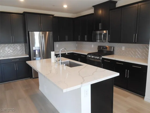 $2,600 | 287 Mount Langley, Henderson, NV 89015