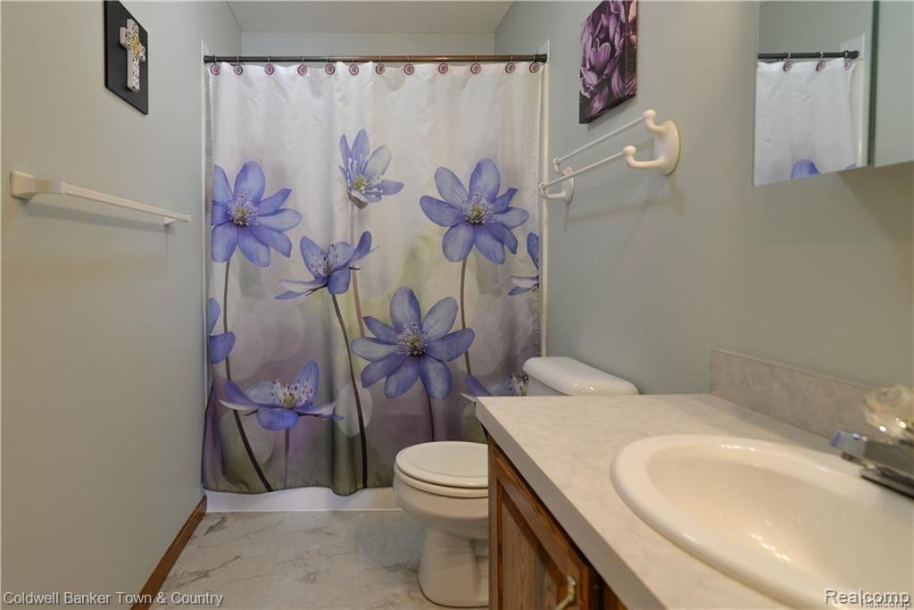 5428 Lobdell Road Fenton, MI 48430 - Photo 24 of 37 GetMedia-23.jpg