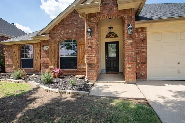 $369,900 | 1109 Linden Drive, Burleson, TX 76028
