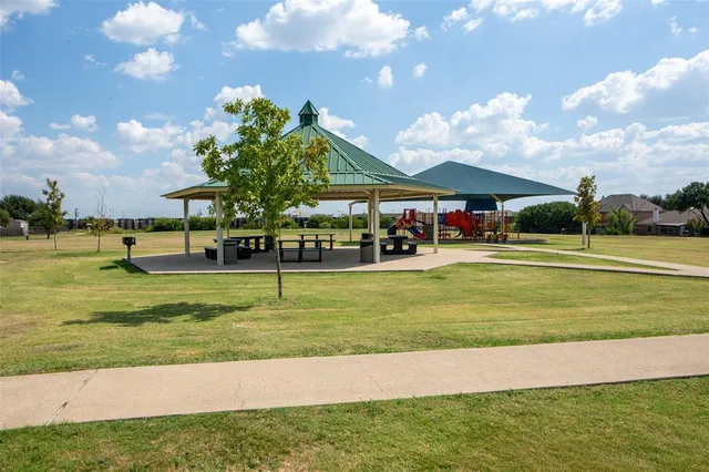 $369,900 | 1109 Linden Drive, Burleson, TX 76028