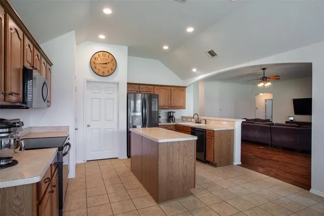 $369,900 | 1109 Linden Drive, Burleson, TX 76028