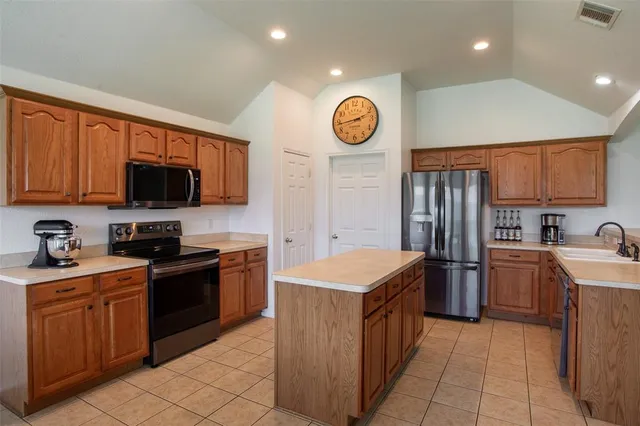 $369,900 | 1109 Linden Drive, Burleson, TX 76028