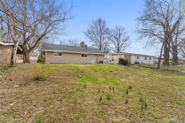 $130,000 | 6813 St Olaf Drive, Berkeley, MO 63134