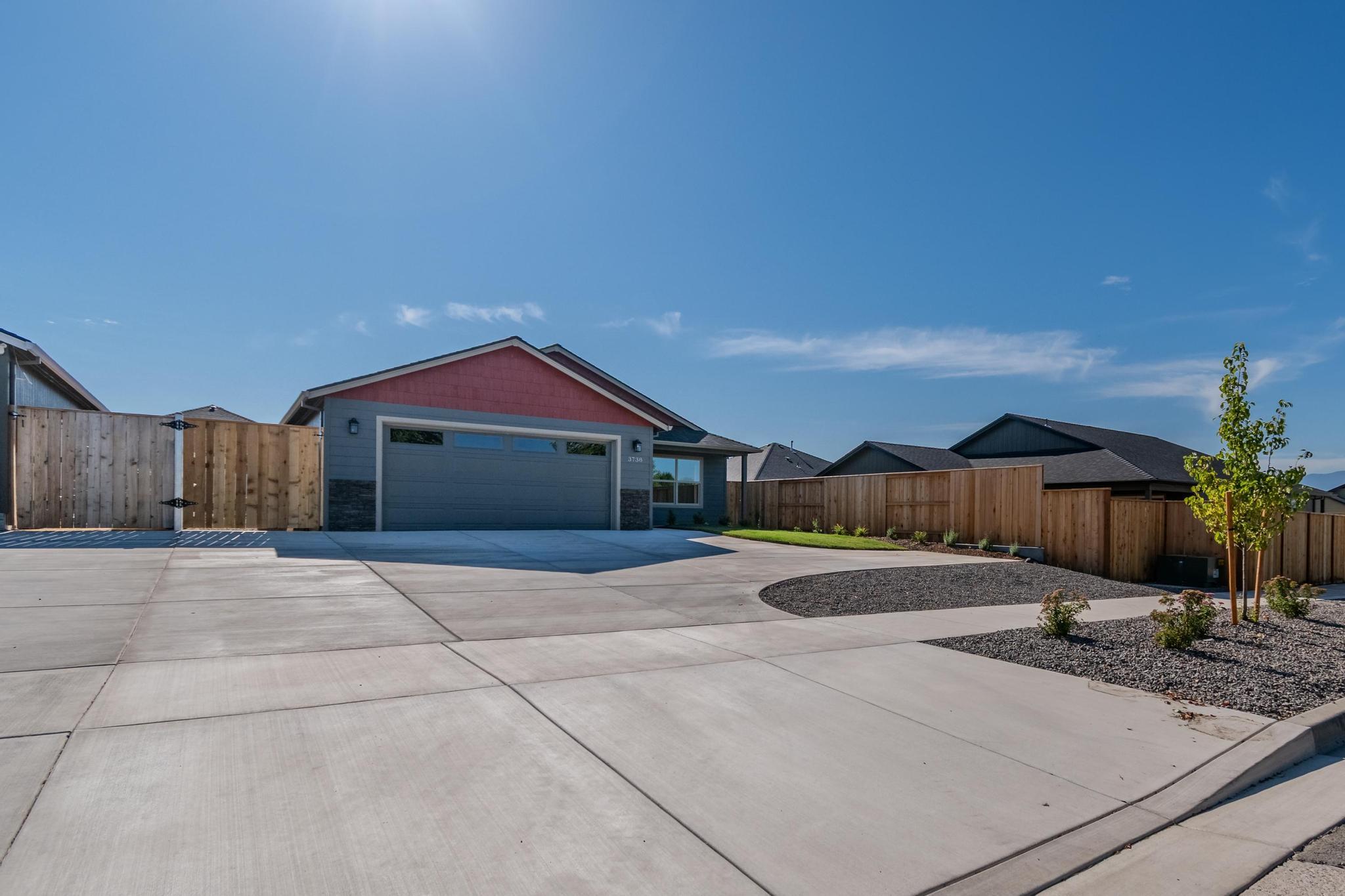 3738 Springbrook Road Medford, OR 97504 - Photo 1 of 29 01-3