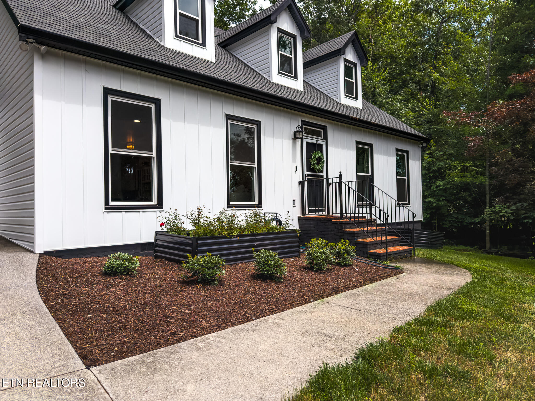 178 Chahyga Way Loudon, TN 37774 - Photo 3 of 38 Front View