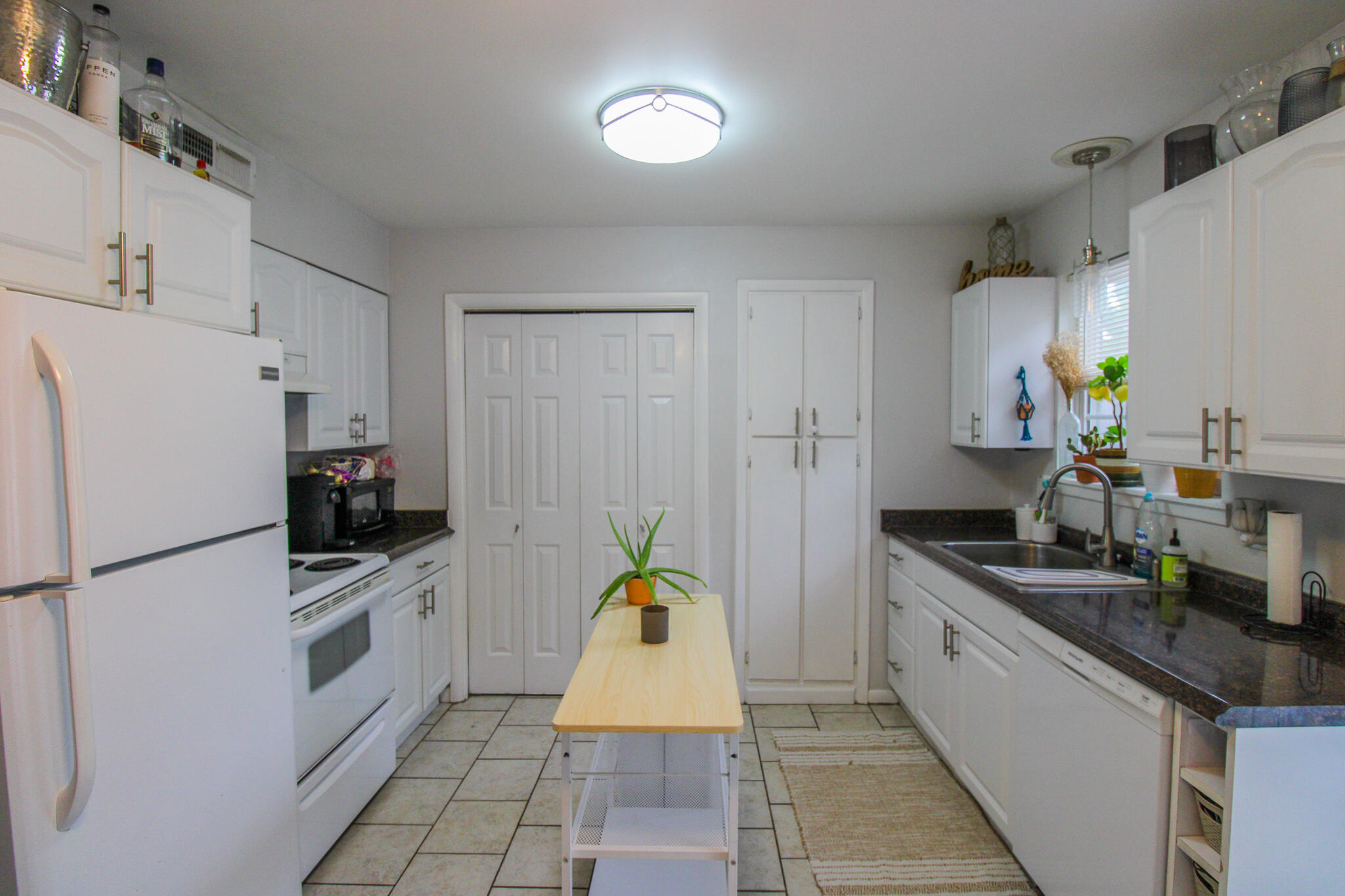 1423 Ashley River Road, Unit 1D Charleston, SC 29407 - Photo 6 of 11 6BFE6D3E-E4BB-4AB9-9267-0206293B289A