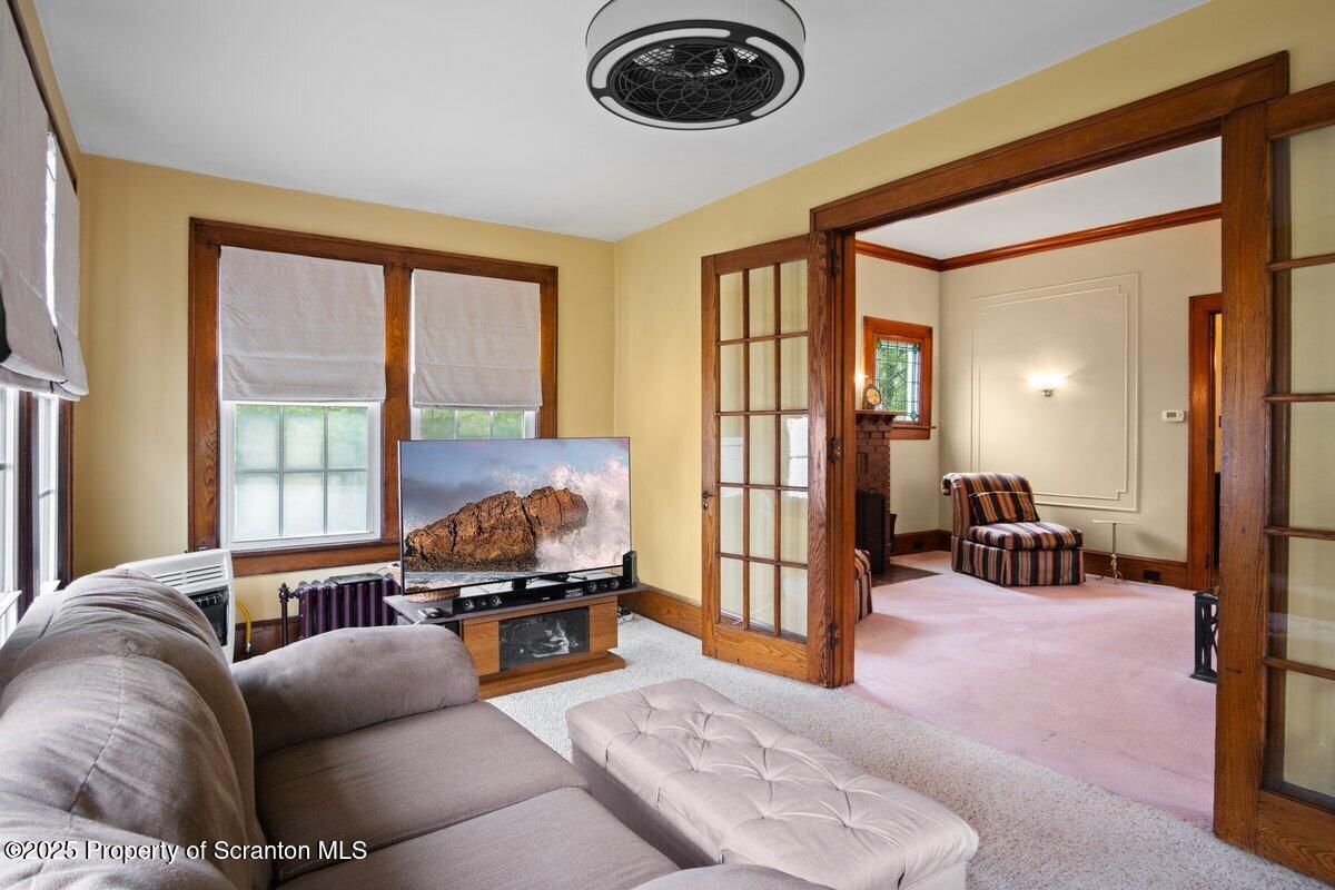 739 Moosic Street Scranton, PA 18505 - Photo 11 of 43 sun room