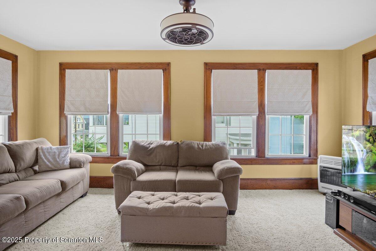 739 Moosic Street Scranton, PA 18505 - Photo 12 of 43 sun room