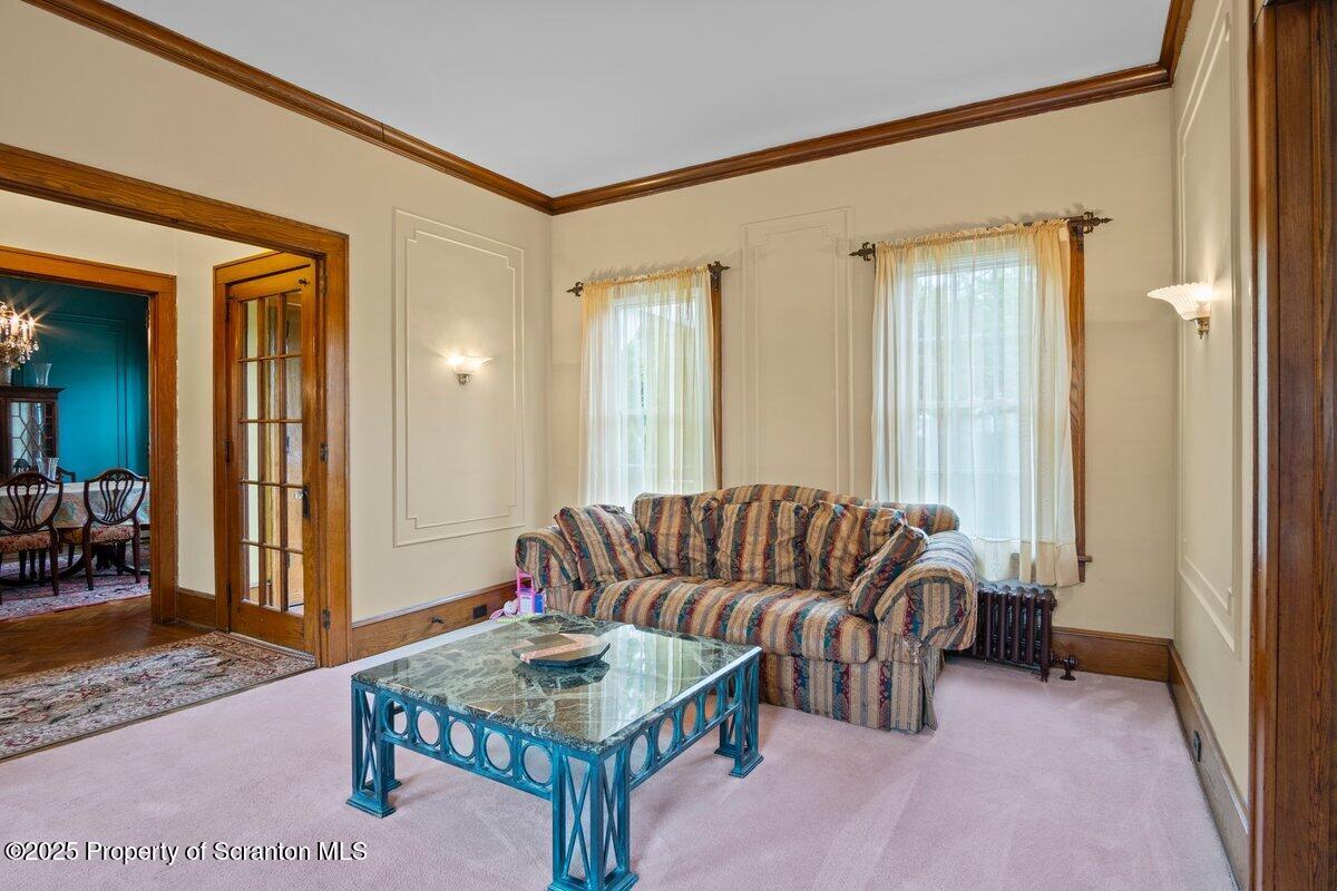 739 Moosic Street Scranton, PA 18505 - Photo 10 of 43 Living Room