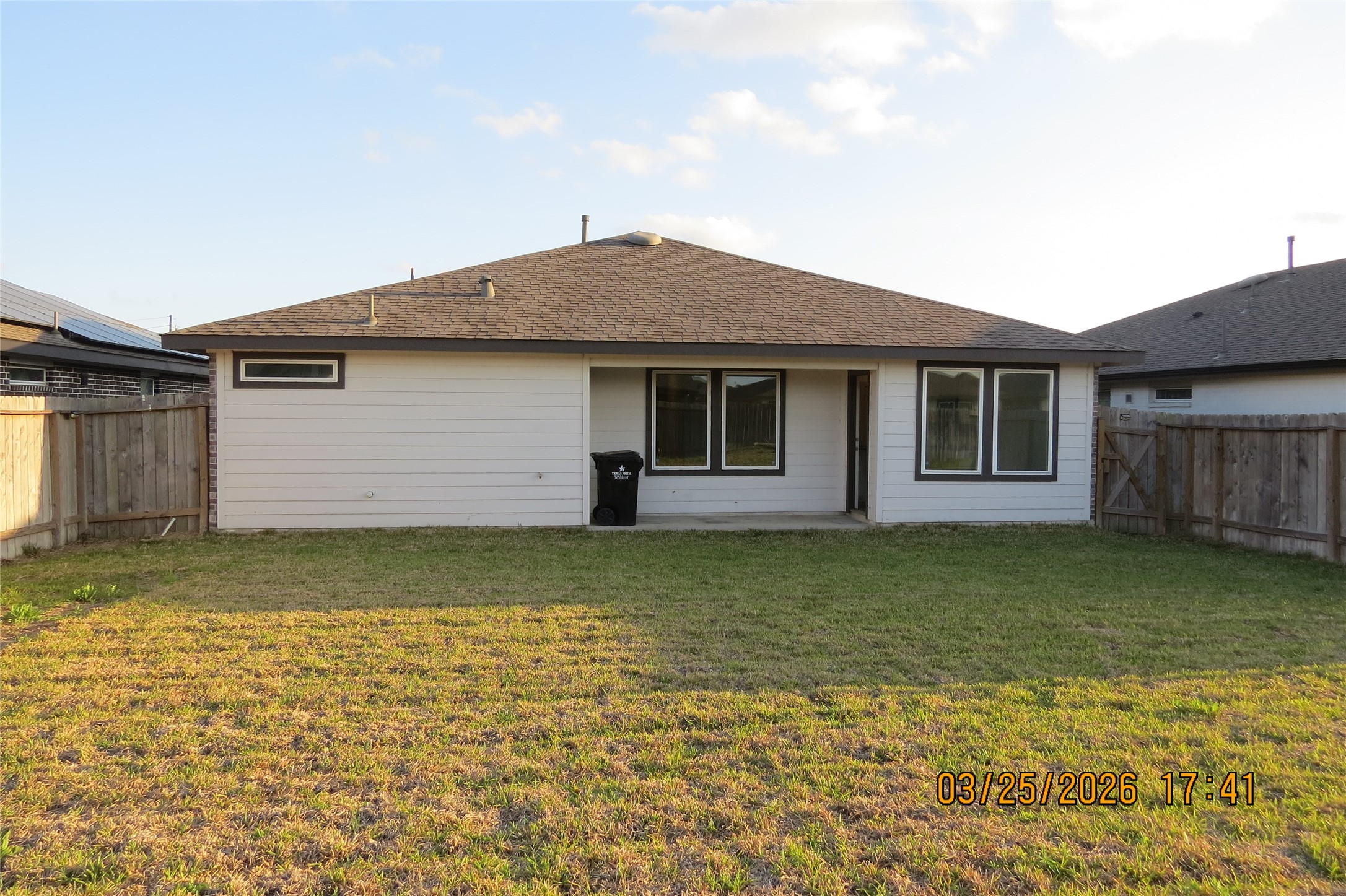 715 Silver Kettle Drive Rosharon, TX 77583 - Photo 2 of 10