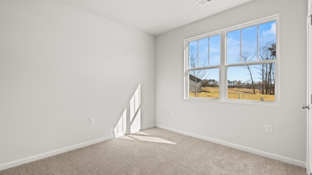 2930 Daxton Lane Gainesville, GA 30507 - Photo 21 of 32 an empty room with a window