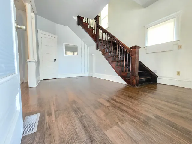 $260,000 | 481 Division Street, Elgin, IL 60120