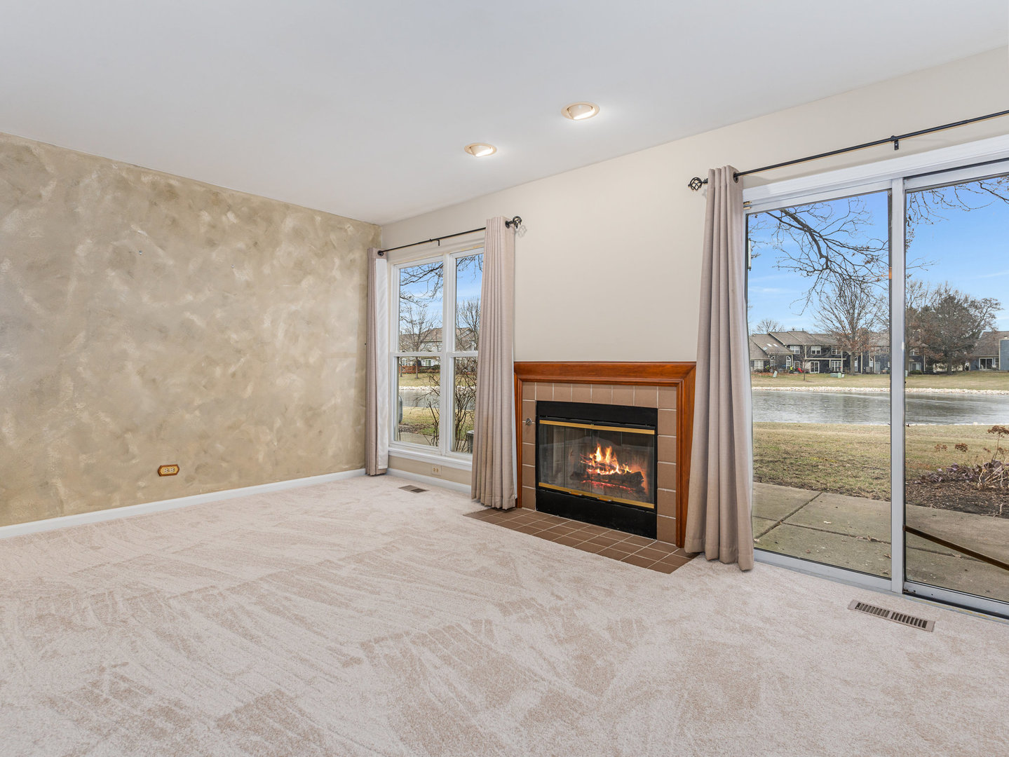 723 Ripple Brook Lane Elgin, IL 60120 - Photo 2 of 13