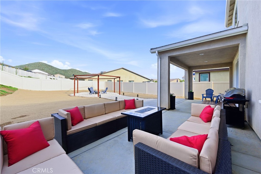 24942 Whispering Way Menifee, CA 92584 - Photo 12 of 57