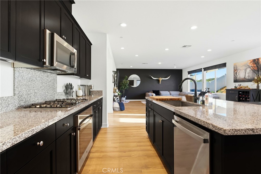 24942 Whispering Way Menifee, CA 92584 - Photo 34 of 57