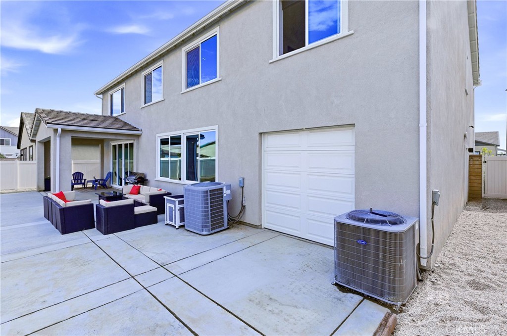 24942 Whispering Way Menifee, CA 92584 - Photo 9 of 57