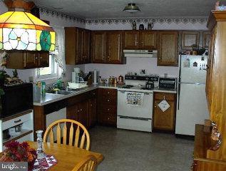 97 Allen Road Ephrata, PA 17522 - Photo 3 of 3 Gallery Image 3