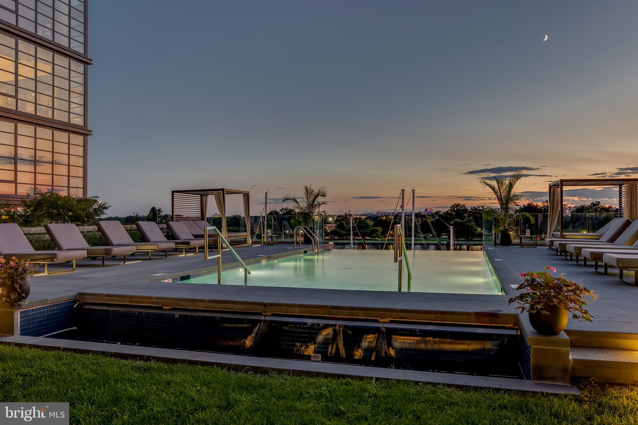 45 Sutton Square Southwest, Unit 1110 Washington, DC 20024 - Photo 35 of 53