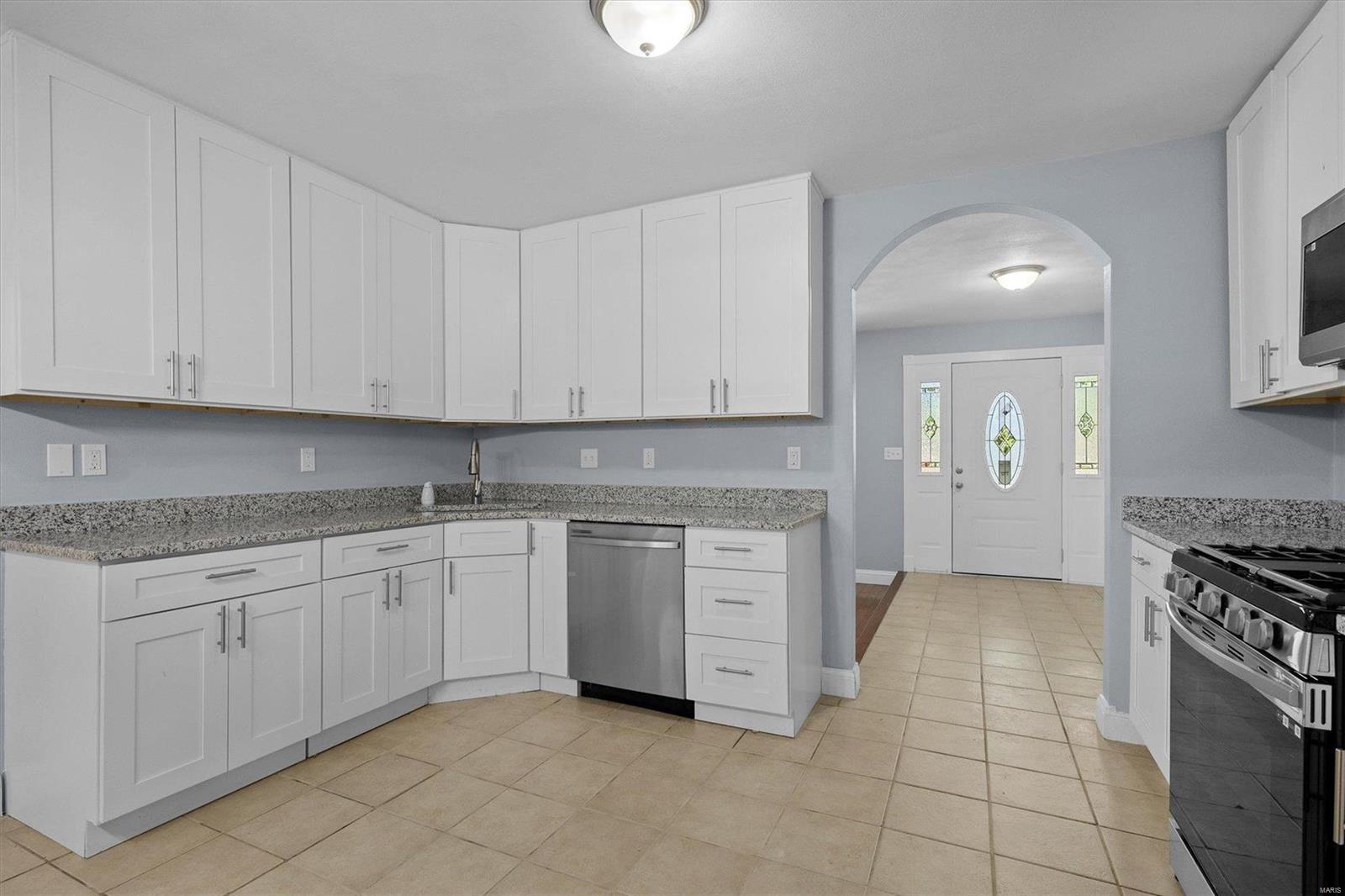 700 Fort Henry Road Belleville, IL 62221 - Photo 5 of 24 Gallery Image 5