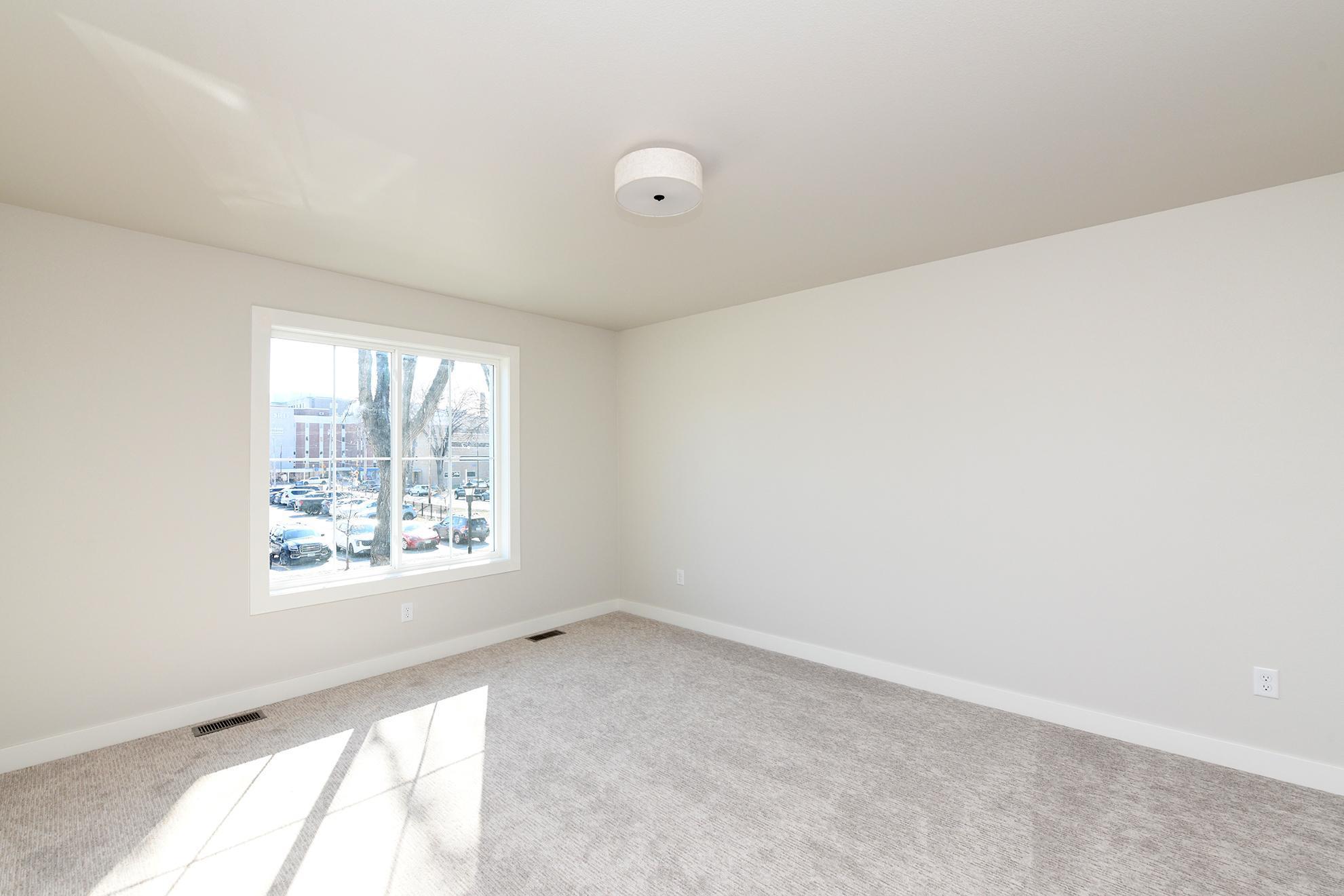 806 7th Street North Fargo, ND 58102 - Photo 12 of 24