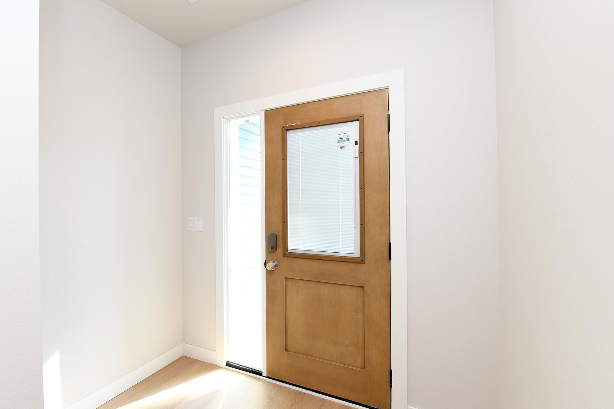 806 7th Street North Fargo, ND 58102 - Photo 2 of 24