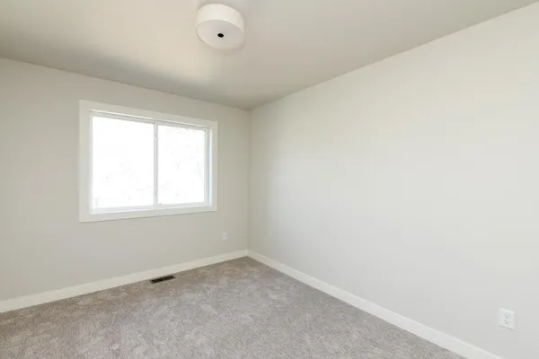 $329,900 | 806 7th Street North, Fargo, ND 58102