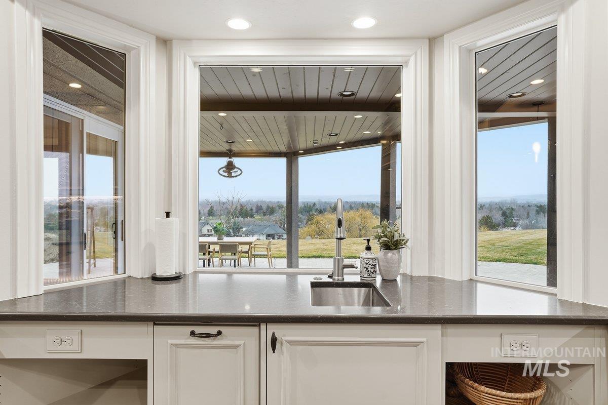 3050 South Whitepost Way Eagle, ID 83616 - Photo 15 of 50