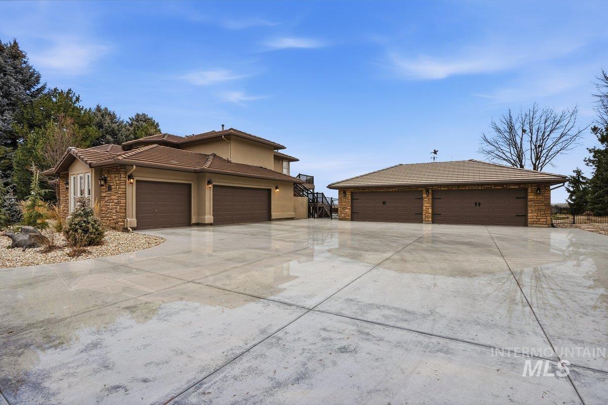 3050 South Whitepost Way Eagle, ID 83616 - Photo 3 of 50