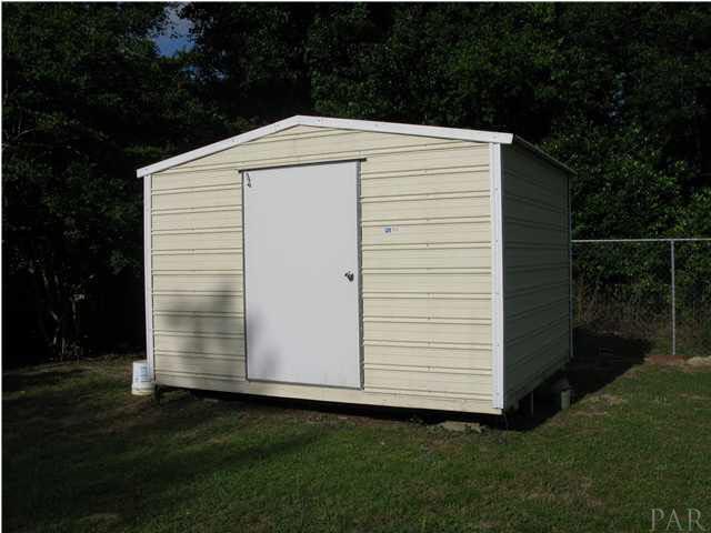 5200 Cerny Road Pensacola, FL 32526 - Photo 13 of 19 Air-conditioned workshop