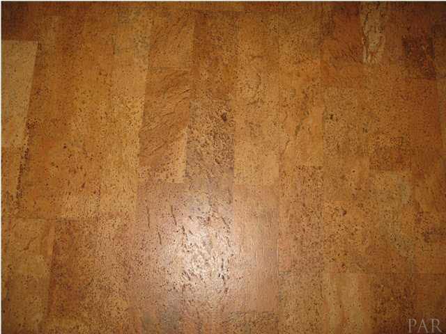 5200 Cerny Road Pensacola, FL 32526 - Photo 6 of 19 Cork flooring