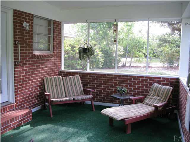 5200 Cerny Road Pensacola, FL 32526 - Photo 7 of 19 Screened-in Patio
