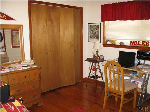 5200 Cerny Road Pensacola, FL 32526 - Photo 10 of 19 Guest room 1