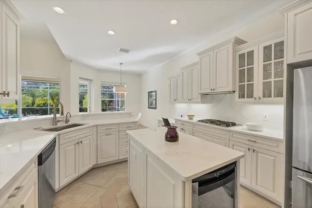 $749,000 | 8404 Abingdon Court, University Park, FL 34201