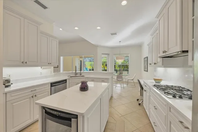 $749,000 | 8404 Abingdon Court, University Park, FL 34201