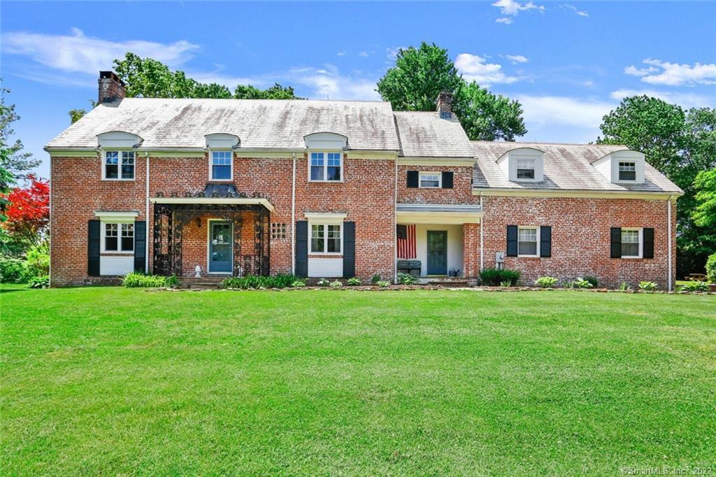 295 Stonehouse Road Trumbull, CT 06611 - Photo 1 of 1 Front