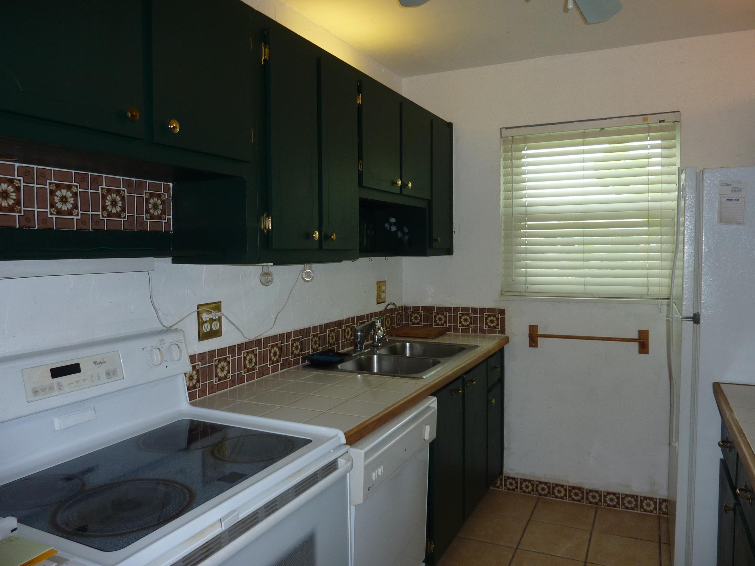 170 North High Point, Unit C Boynton Beach, FL 33435 - Photo 10 of 37 Kitchen left view