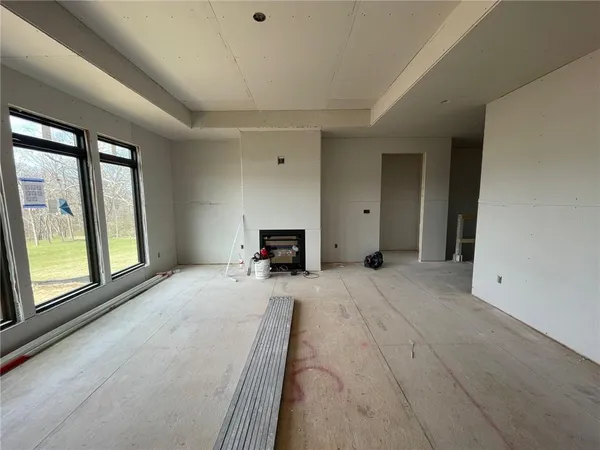 $695,000 | 1824 Homestead Drive, Liberty, MO 64068