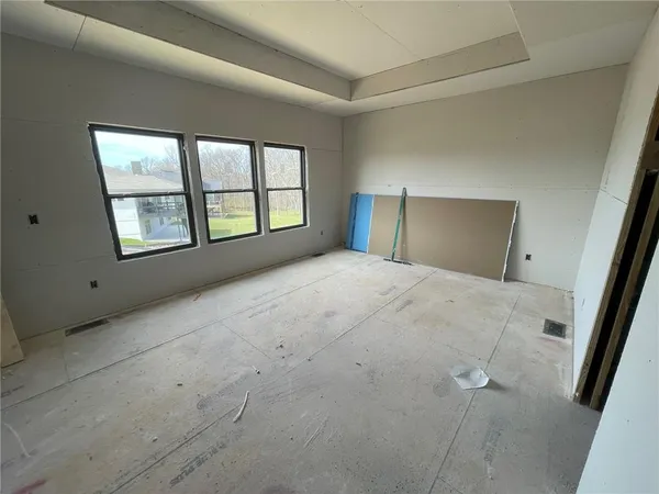 $695,000 | 1824 Homestead Drive, Liberty, MO 64068