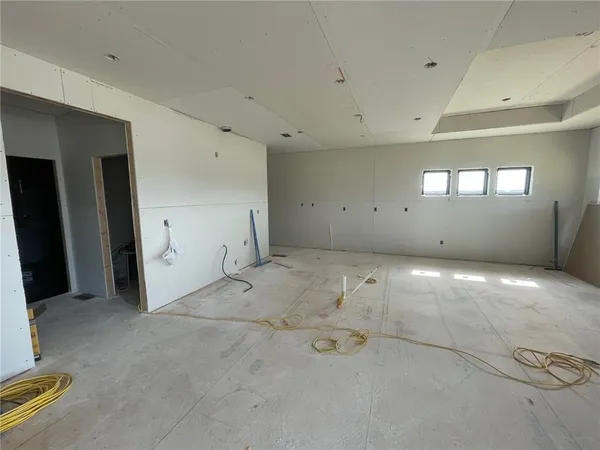 $695,000 | 1824 Homestead Drive, Liberty, MO 64068