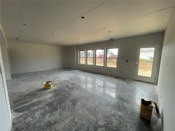 $695,000 | 1824 Homestead Drive, Liberty, MO 64068