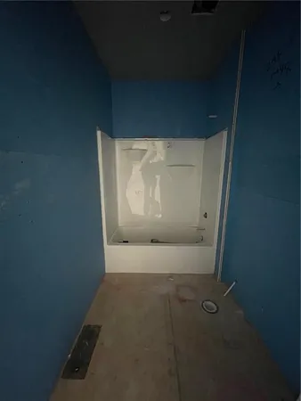 $695,000 | 1824 Homestead Drive, Liberty, MO 64068